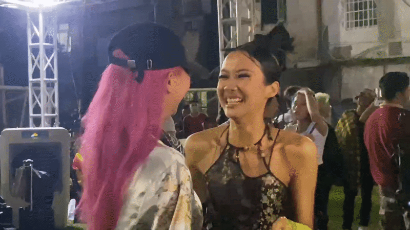 Kimmese bất ngờ đến thăm Suboi tại hậu trường đêm nhạc, 2 Queen of Rap cùng nhau quẩy Tèn Tèn Girls đáng yêu quá! - Ảnh 3.