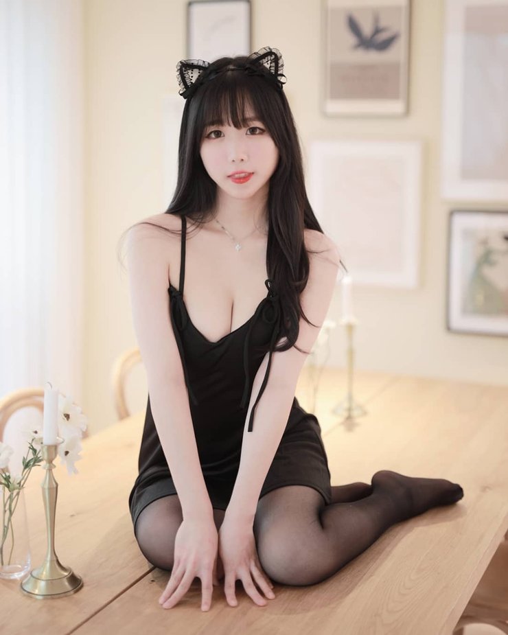 Tung tuyệt chiêu nhảy sexy trên sóng, nữ streamer nóng bỏng kiếm bộn tiền c...