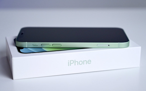 Apple có thể đang cân nhắc việc loại bỏ cáp sạc và tất cả các phụ kiện khác trong hộp iPhone - Ảnh 1.