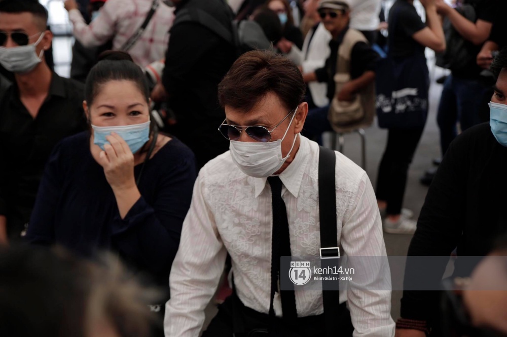Toàn cảnh tang lễ cố NS Chí Tài: Cả showbiz đến nói lời tiễn biệt, trời đổ mưa trước giờ linh cữu chuyển ra sân bay về Mỹ - Ảnh 98.