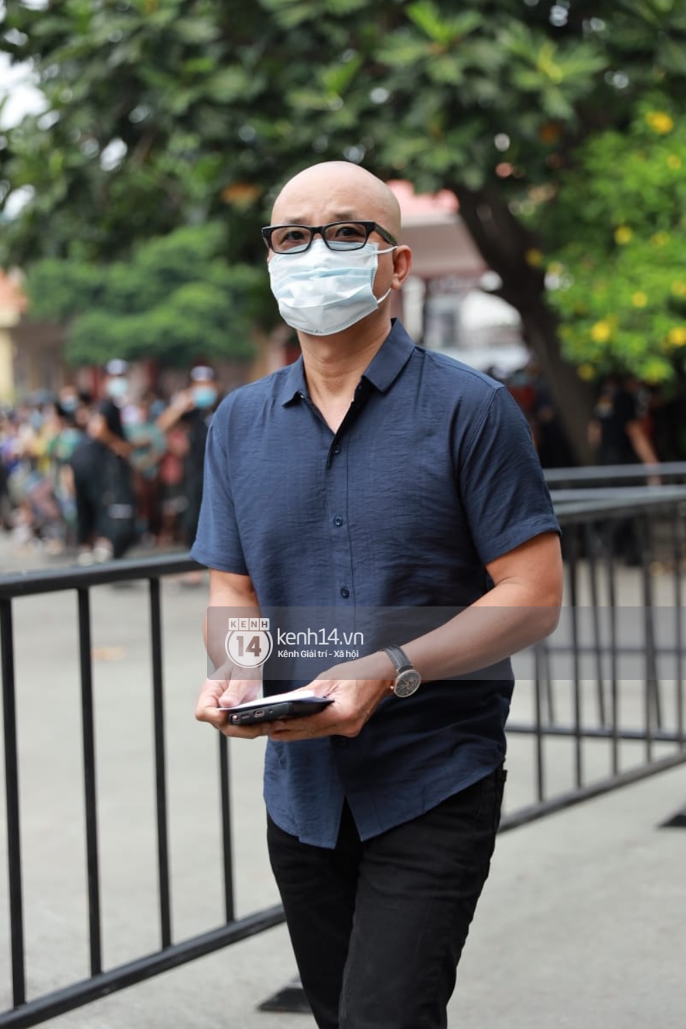 Toàn cảnh tang lễ cố NS Chí Tài: Cả showbiz đến nói lời tiễn biệt, trời đổ mưa trước giờ linh cữu chuyển ra sân bay về Mỹ - Ảnh 30.