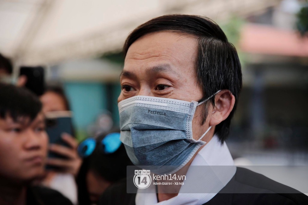 Toàn cảnh tang lễ cố NS Chí Tài: Cả showbiz đến nói lời tiễn biệt, trời đổ mưa trước giờ linh cữu chuyển ra sân bay về Mỹ - Ảnh 54.