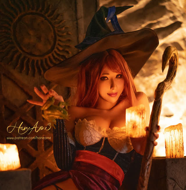 Nữ thần cosplay Hane Ame đốt mắt người xem khi hóa thân thành cô nàng phù thủy ngực khủng Sorceress - Ảnh 2.