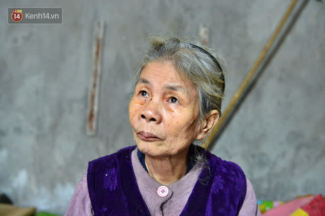 Cụ bà gần 50 năm sống cô độc trong căn nhà xập xệ chưa đầy 10m2: “Giờ mắt đau, tai cũng điếc, răng rụng, sống một mình mãi cũng quen rồi” - Ảnh 7.