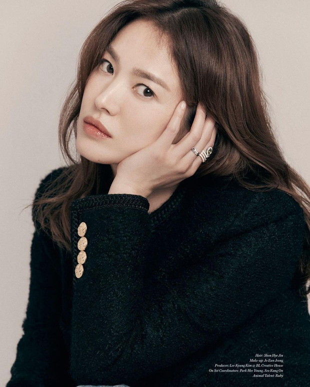 Song Hye Kyo tung ảnh tạp chí mới mà dân tình vừa mê vừa... hoảng hồn: Vẫn đẹp sang chảnh nhưng mắt sao thế này? - Ảnh 5.