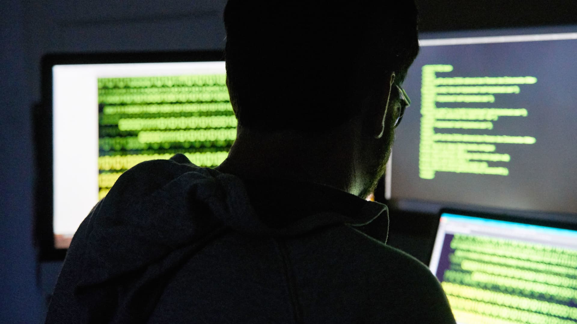 Vụ hack lớn nhất lịch sử nước Mỹ, Bộ Thương mại và Bộ Tài chính nghi ...