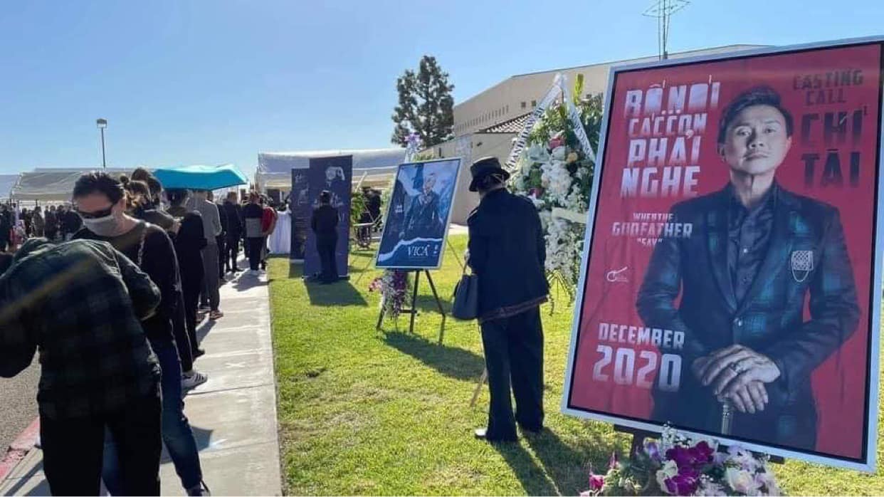 Family members prepare important flower baskets at the ceremony to visit NS Chi Tai in the US, drowning out the message to send to visitors - Photo 4.