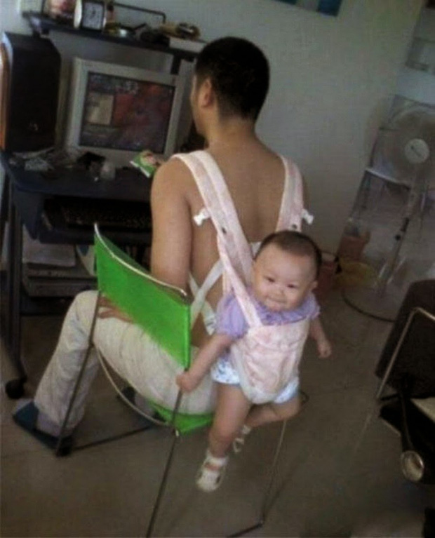 Những kiểu trông con khó đỡ của hội ông bố game thủ - Ảnh 4.
