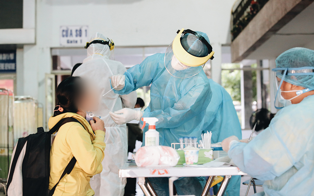 Intense schedule of practitioner suffering from Covid-19: he used to examine Cho Ray hospital, drank coffee and went to many places in Saigon - Photo 1