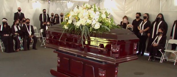 Em gái ca sĩ Phương Loan giái thích lý do mẹ vợ không thể vào phòng hỏa thiêu của NS Chí Tài, hé lộ mối quan hệ thân thiết của cả hai - Ảnh 5. Em gái ca sĩ Phương Loan giái thích lý do mẹ vợ không thể vào phòng hỏa thiêu của NS Chí Tài, hé lộ mối quan hệ thân thiết của cả hai - Ảnh 5.