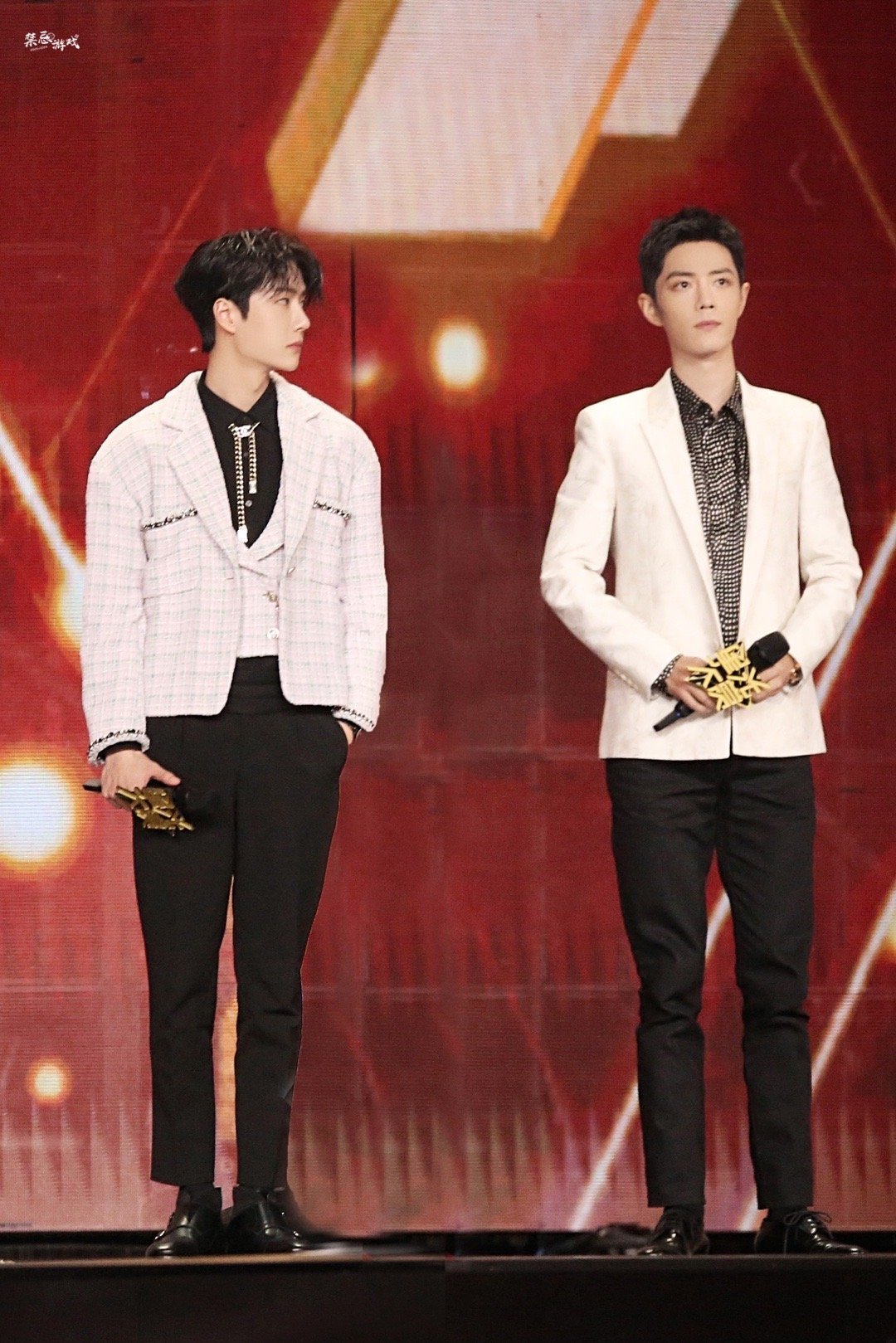 Rần rần khoảnh khắc Ti&ecirc;u Chiến - Vương Nhất B&aacute;c l&eacute;n nh&igrave;n nhau, thuyền B&aacute;c Qu&acirc;n Nhất Ti&ecirc;u lại căng buồm ra khơi - Ảnh 6.