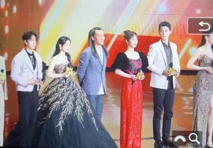 Rần rần khoảnh khắc Ti&ecirc;u Chiến - Vương Nhất B&aacute;c l&eacute;n nh&igrave;n nhau, thuyền B&aacute;c Qu&acirc;n Nhất Ti&ecirc;u lại căng buồm ra khơi - Ảnh 4.