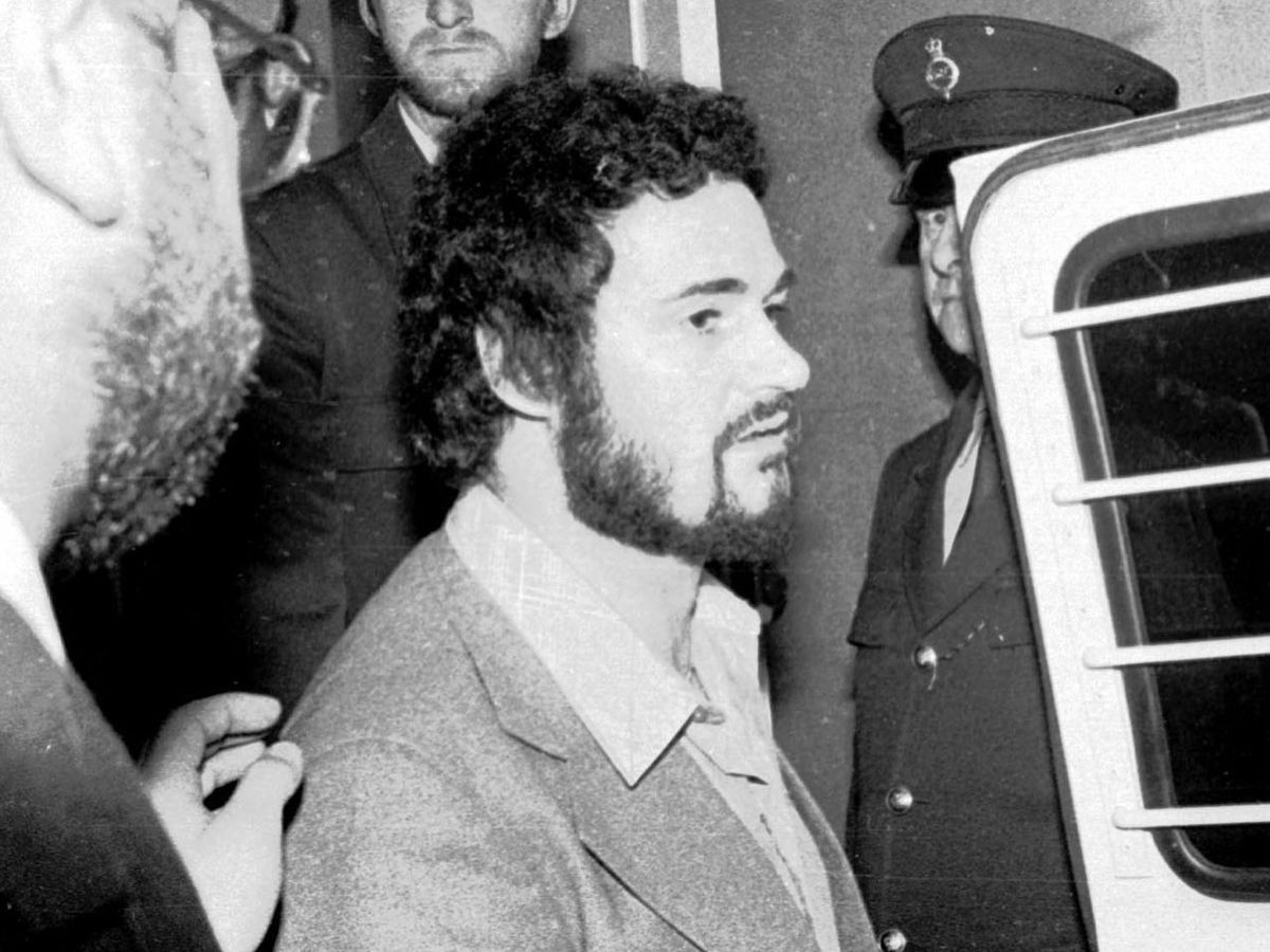 Kỳ &aacute;n Đồ Tể Yorkshire g&acirc;y sốc: Kẻ m&aacute;u lạnh giết 13 người phụ nữ rồi l&agrave;m tr&ograve; biến th&aacute;i v&igrave; s&ugrave;ng đạo, gieo &aacute;c mộng kinh ho&agrave;ng l&ecirc;n lịch sử nước Anh - Ảnh 8.