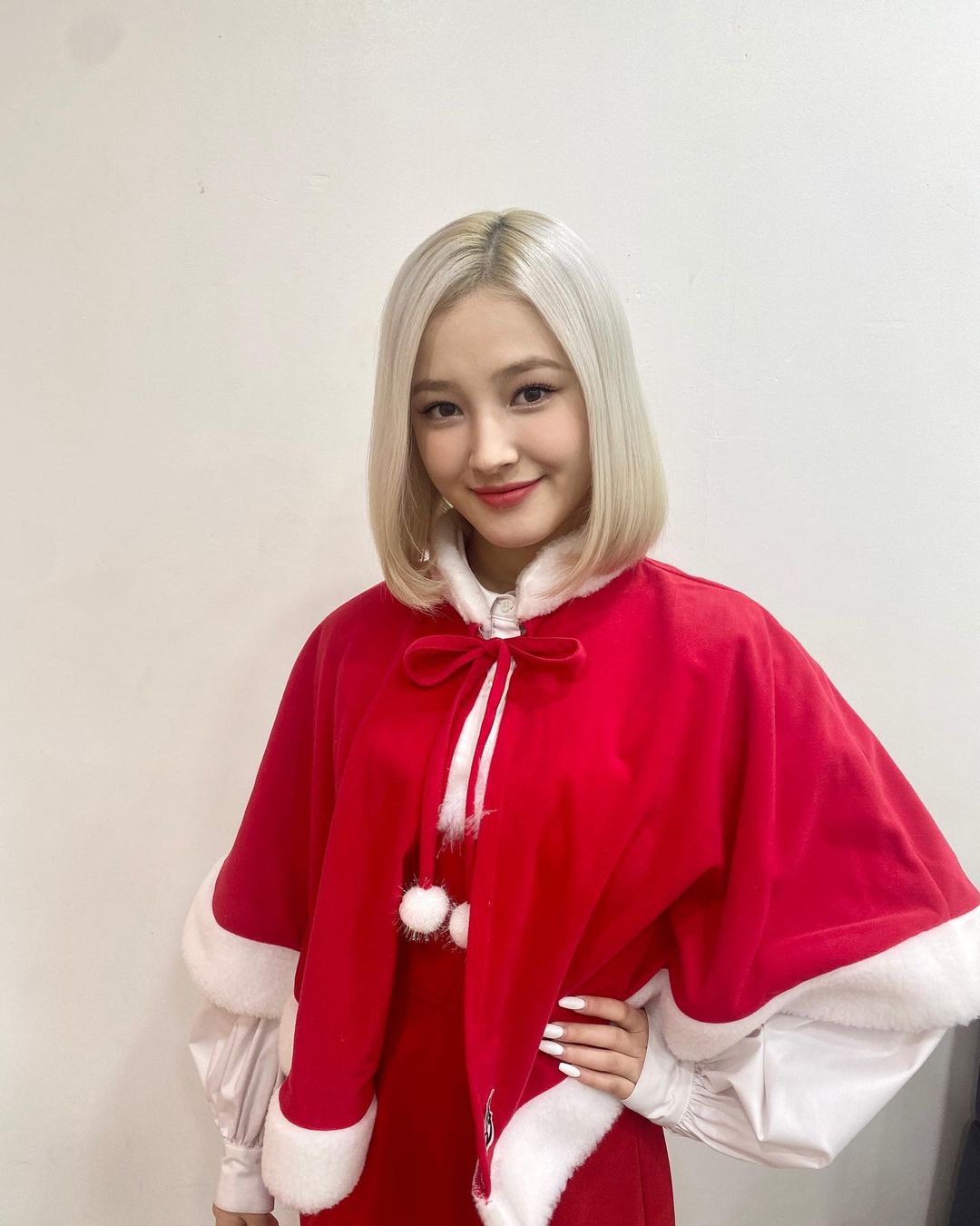 Style đón Giáng sinh đơn giản mà xinh xắn của sao Hàn, các nàng học được khối chiêu mặc đẹp đi chơi lễ - Ảnh 6. Style đón Giáng sinh đơn giản mà xinh xắn của sao Hàn, các nàng học được khối chiêu mặc đẹp đi chơi lễ - Ảnh 6.