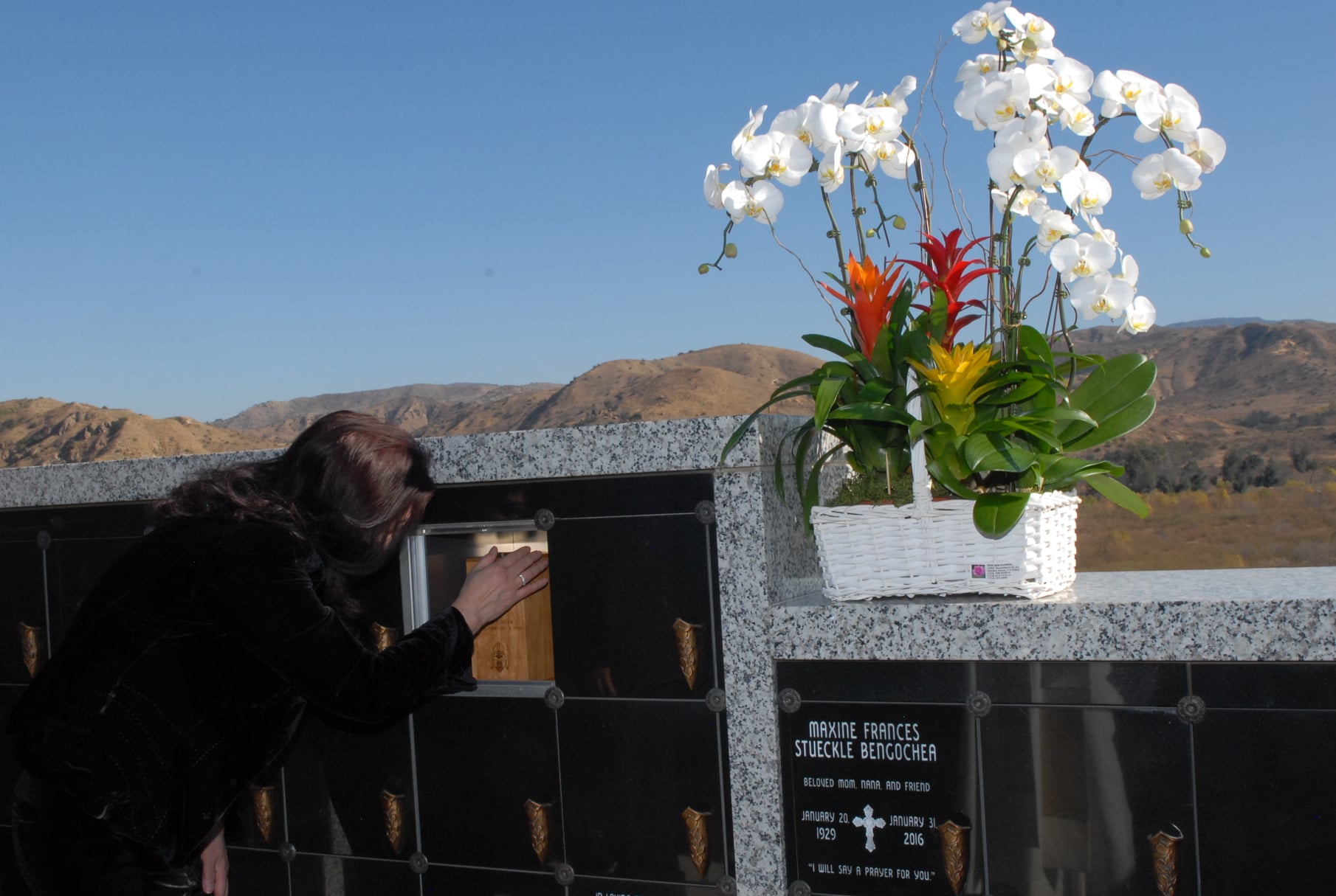 The artist Chi Tai was placed in the cemetery, the singer Phuong Loan calmly next to the ashes of her late husband - Photo 7.