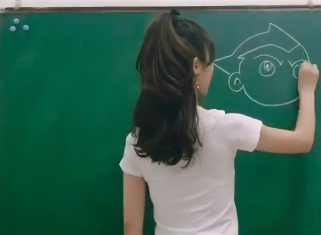 Hãy khám phá video hướng dẫn cách vẽ mặt cô giáo cực đáng yêu này để tạo ra một bức tranh thú vị và tặng cho giáo viên của bạn trong ngày nhà giáo Việt Nam sắp tới nhé!