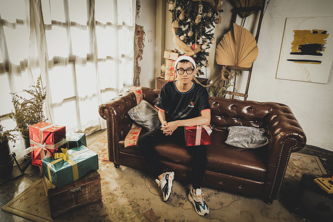 Ngắm h&igrave;nh Gi&aacute;ng sinh của Team Flash, fan hụt hẫng v&igrave; thấy thiếu thiếu - Ảnh 9.