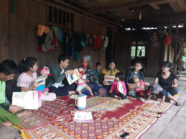 Chuyện sinh đẻ ở nơi người d&acirc;n c&ograve;n lấy bao cao su cho con thổi b&oacute;ng, thuốc tr&aacute;nh thai cho... g&agrave; ăn! - Ảnh 3.