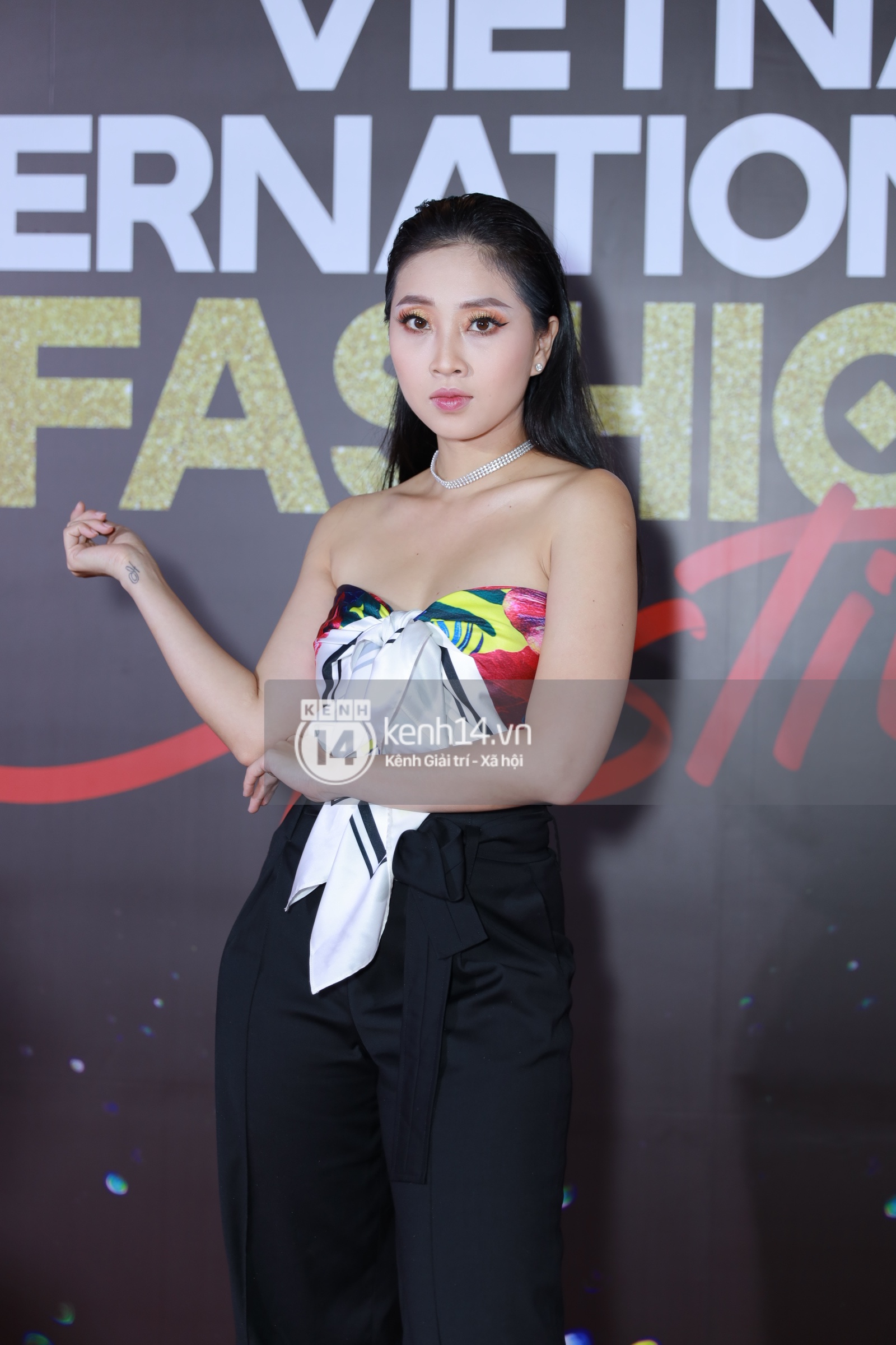 Thảm đỏ VIFF ngày 2: Lãnh Thanh - Trọng Hiếu Idol nổi bật, người mẫu Anh Thư gây thất vọng tràn trề vì set đồ sai sai - Ảnh 9. Thảm đỏ VIFF ngày 2: Lãnh Thanh - Trọng Hiếu Idol nổi bật, người mẫu Anh Thư gây thất vọng tràn trề vì set đồ sai sai - Ảnh 9.