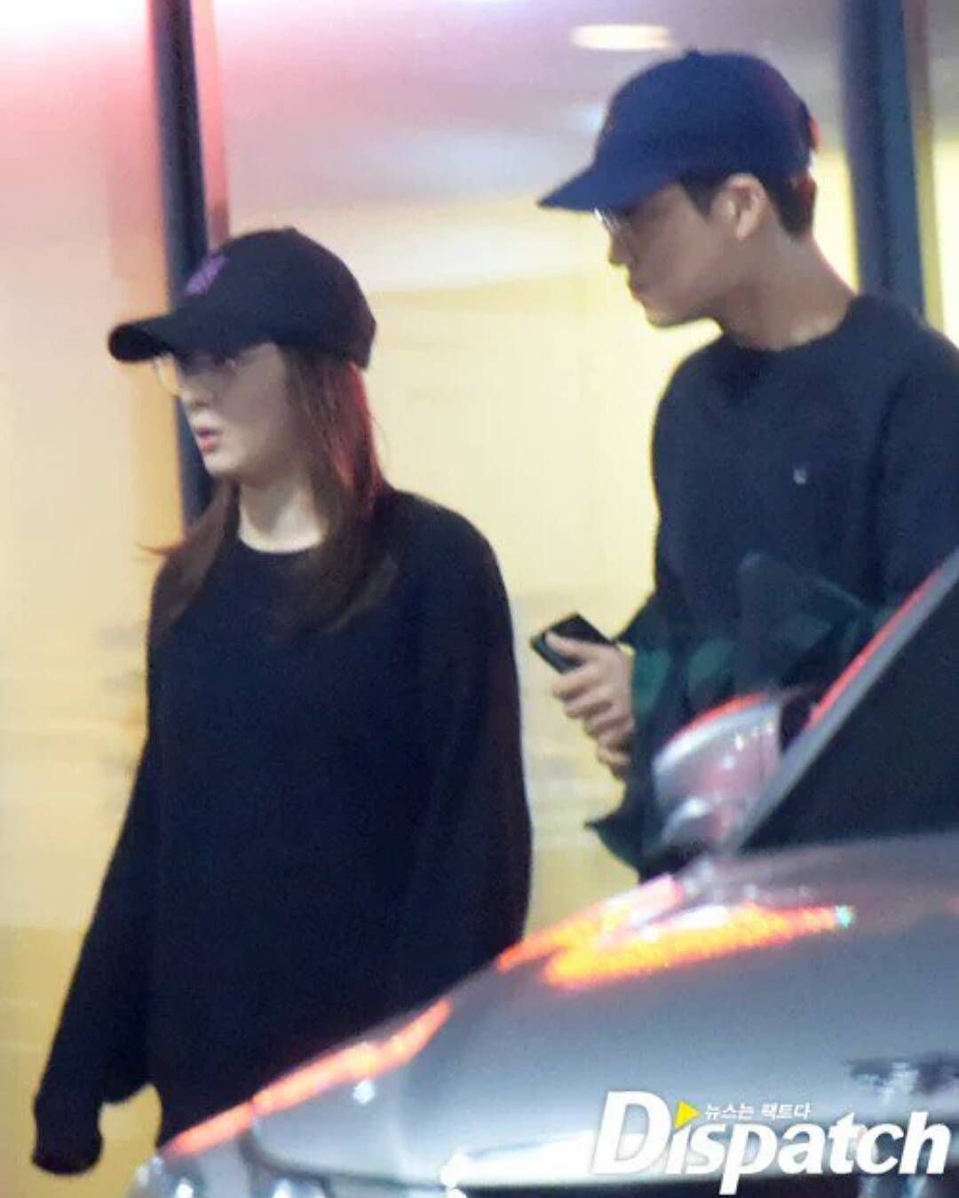 Hơn 1 thập kỷ, Dispatch khui được 39 cặp đôi hẹn hò: Phần lớn là toang, G-Dragon “lì” nhất, 2 cặp đôi hiếm hoi thành vợ chồng - Ảnh 25. Hơn 1 thập kỷ, Dispatch khui được 39 cặp đôi hẹn hò: Phần lớn là toang, G-Dragon “lì” nhất, 2 cặp đôi hiếm hoi thành vợ chồng - Ảnh 25.