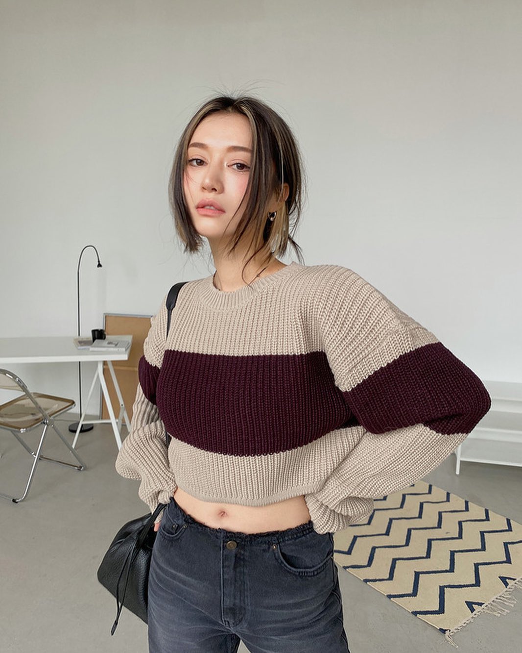 Kiểu áo len khắc tinh của nàng cổ ngắn, ngực to hay dáng béo tròn: Ghim ngay để né xa trước khi phí tiền mua - Ảnh 10. Kiểu áo len khắc tinh của nàng cổ ngắn, ngực to hay dáng béo tròn: Ghim ngay để né xa trước khi phí tiền mua - Ảnh 10.