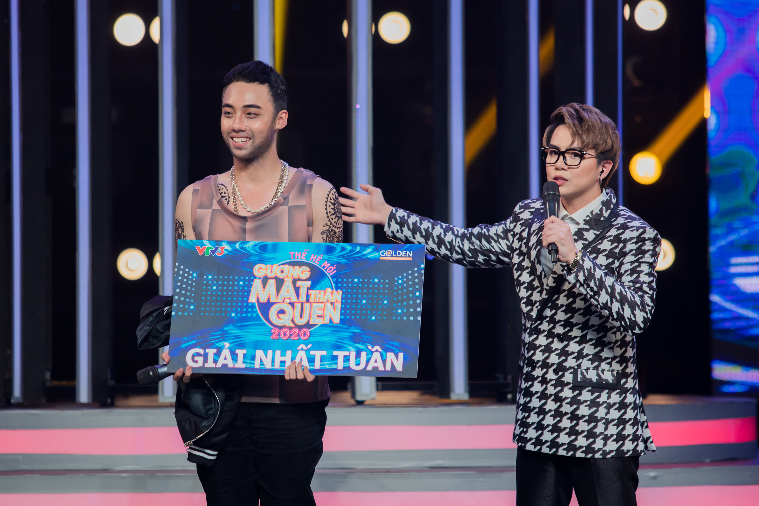 Gương Mặt Th&acirc;n Quen: Hải Đăng Doo bất ngờ lội ngược d&ograve;ng khi giả Maroon 5, lần đầu rinh giải nhất tuần - Ảnh 4.