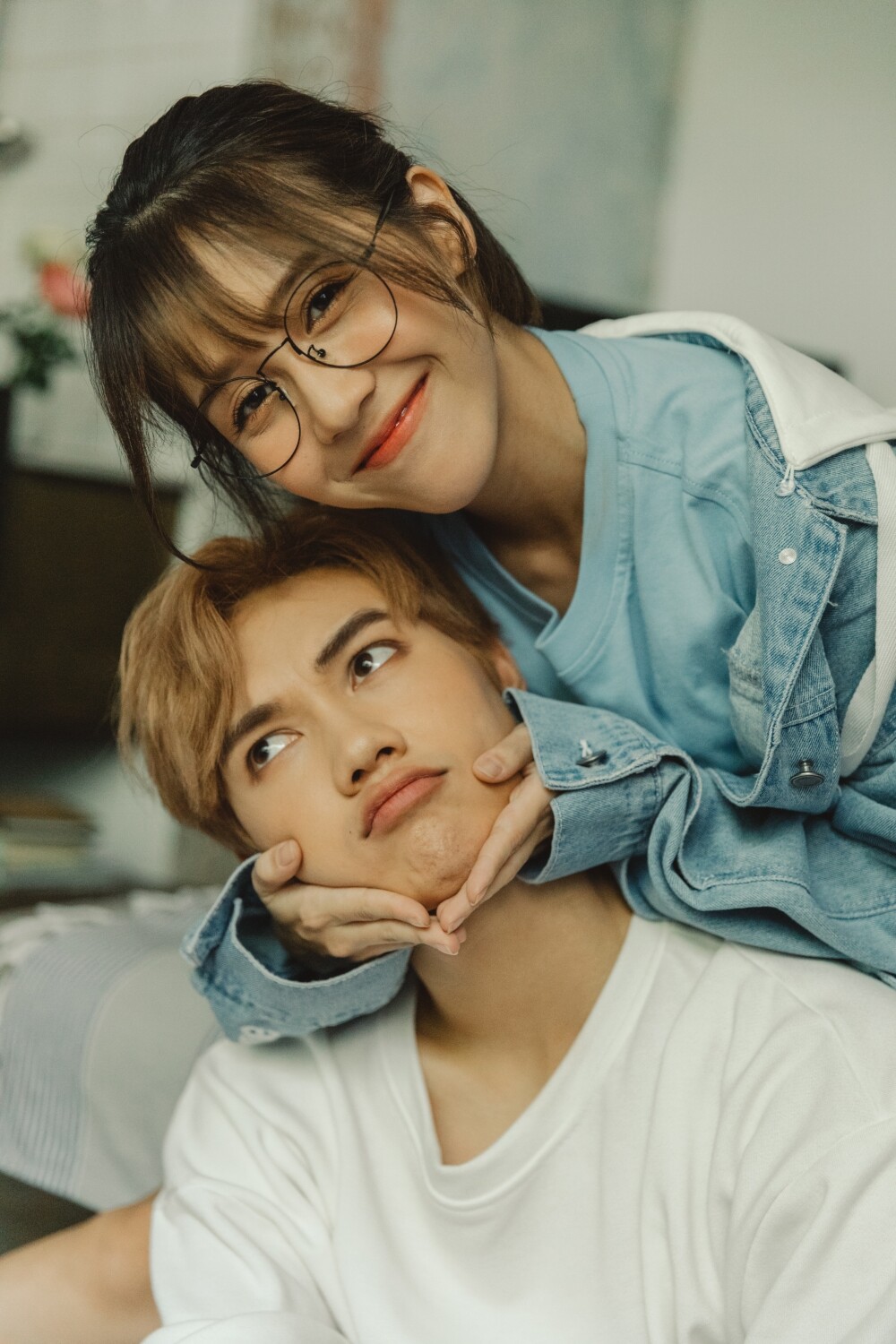 Hậu Hoàng chiều fan đăng ảnh cùng JSol nhưng bị chính chủ phũ phàng ...