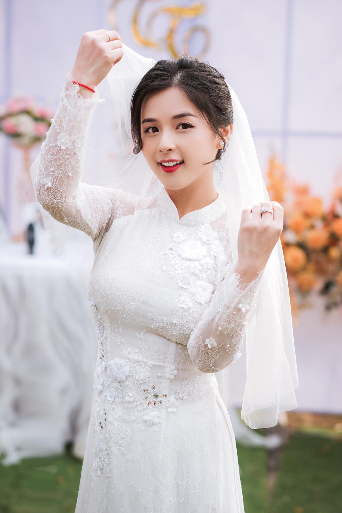 Thảo Nari khoe ảnh ngày cưới cực lung linh, vị hôn phu điển trai cũng lần đầu lộ diện! - Ảnh 1. Thảo Nari khoe ảnh ngày cưới cực lung linh, vị hôn phu điển trai cũng lần đầu lộ diện! - Ảnh 1.