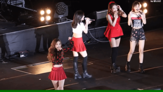 Bị tắt nhạc khi đang diễn nhưng BLACKPINK xử l&yacute; sự cố cực ngầu, nh&igrave;n đố ai biết l&agrave; t&acirc;n binh vỏn vẹn 2 năm tuổi! - Ảnh 5.