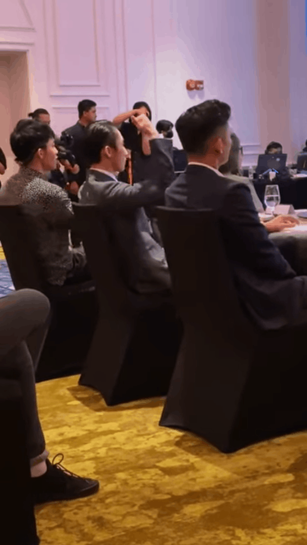 Sơn Tùng M-TP và Kay Trần cực tâm đầu ý hợp, đến quẩy cũng bật công tắc gật đầu khớp nhau không chệch 1 nhịp! - Ảnh 4.