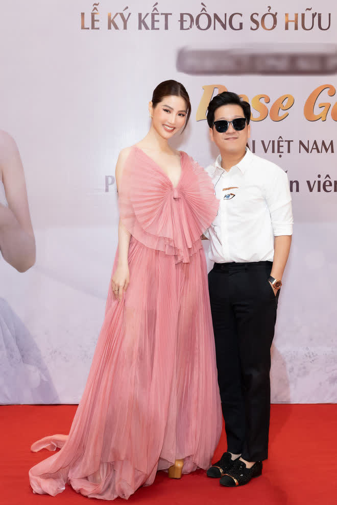 Trường Giang bất ngờ thay Nh&atilde; Phương đến sự kiện, li&ecirc;n tục nắm chặt tay Diễm My 9X v&agrave; c&oacute; lời khuy&ecirc;n đặc biệt về h&ocirc;n nh&acirc;n - Ảnh 5.