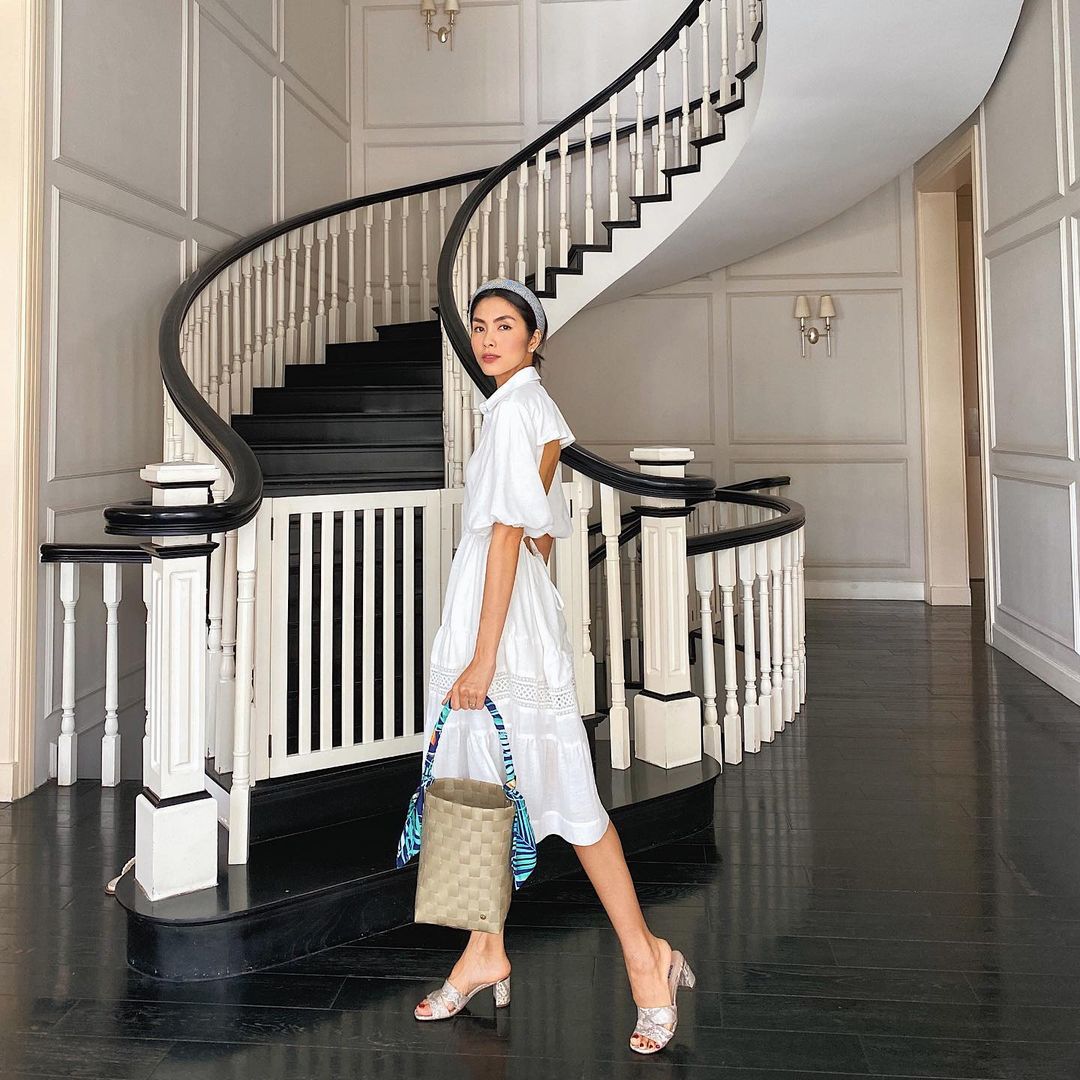 Instagram look của sao Việt: Ngọc Trinh diện áo cắt khoét nhìn mà ngượng thay, Xoài Non đơn giản mà xinh ngất - Ảnh 9. Instagram look của sao Việt: Ngọc Trinh diện áo cắt khoét nhìn mà ngượng thay, Xoài Non đơn giản mà xinh ngất - Ảnh 9.