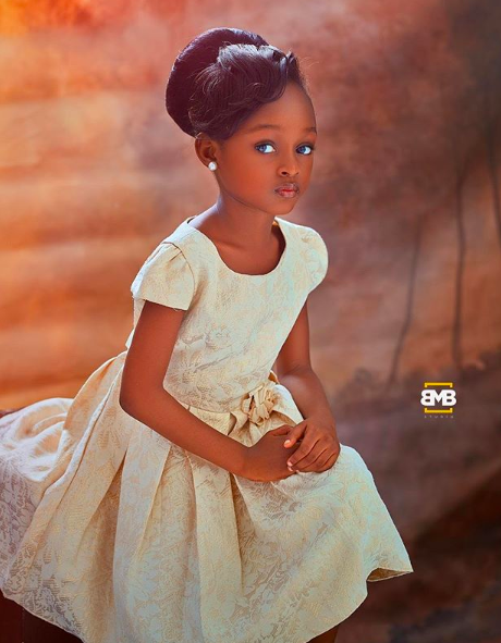 Bất ngờ đổi đời sau loạt ảnh 2 năm trước, cô bé châu Phi đẹp nhất thế giới giờ vẫn đẹp nao lòng nhưng cách cha mẹ dạy dỗ mới đáng chú ý - Ảnh 6.