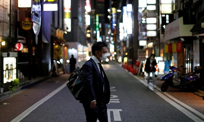 Tokyo sẽ b&ugrave;ng nổ kh&ocirc;ng thể kiểm so&aacute;t ca nhiễm COVID-19 mới - Ảnh 1.
