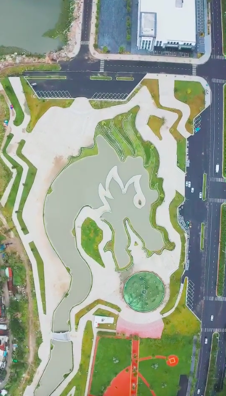 HOT: Phát hiện 1 địa điểm có hình rồng khổng lồ tại Việt Nam khi nhìn từ trên cao, xem ảnh vệ tinh của Google Maps vẫn thấy rõ - Ảnh 2.