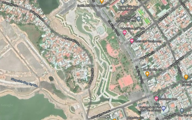 HOT: Phát hiện 1 địa điểm có hình rồng khổng lồ tại Việt Nam khi nhìn từ trên cao, xem ảnh vệ tinh của Google Maps vẫn thấy rõ - Ảnh 3.