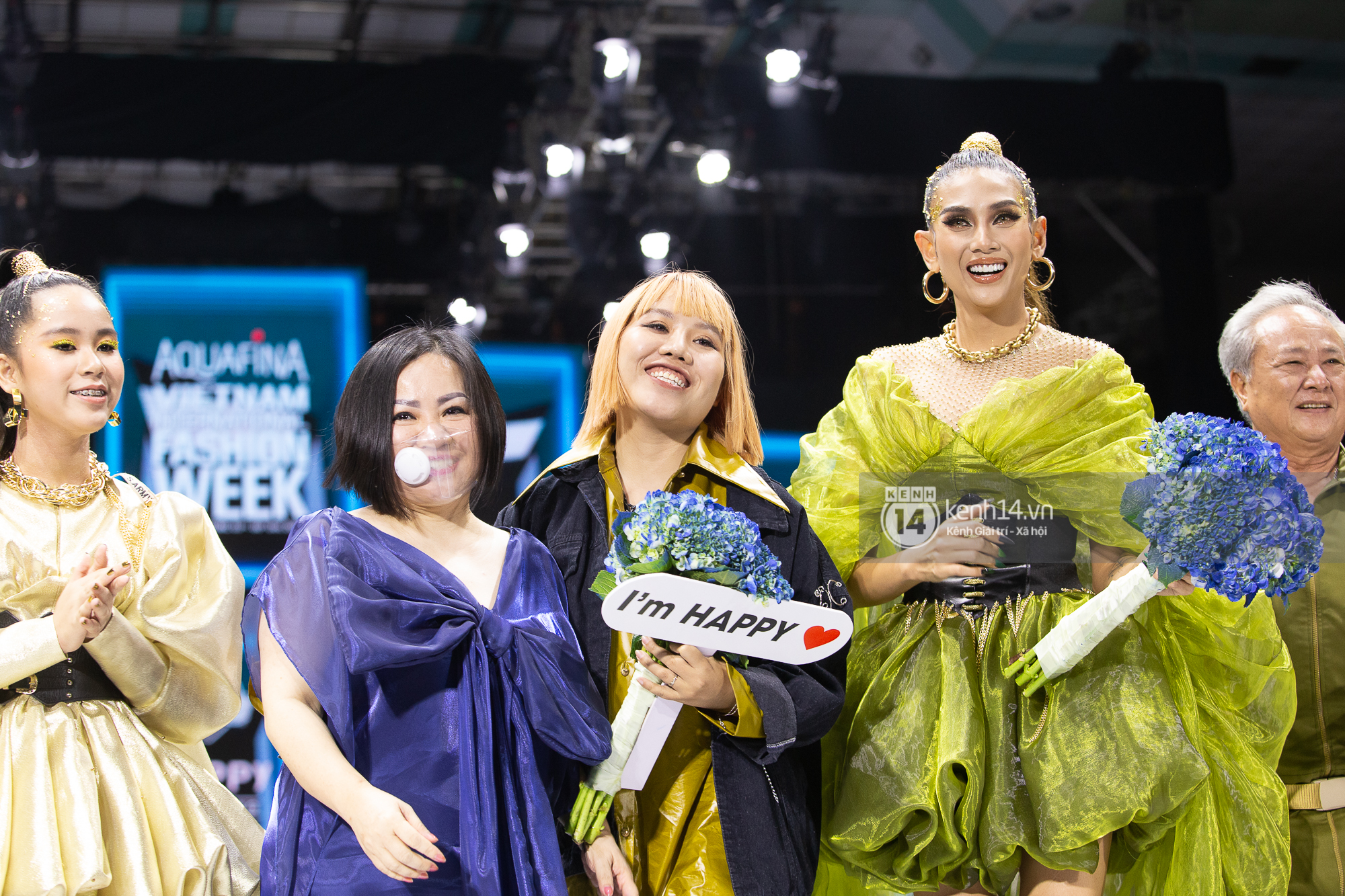 Đêm diễn thứ 3 AVIFW 2020: Ngọc Trinh, Trương Ngọc Ánh, Lynk Lee làm vedette - Ảnh 16. Đêm diễn thứ 3 AVIFW 2020: Ngọc Trinh, Trương Ngọc Ánh, Lynk Lee làm vedette - Ảnh 16.