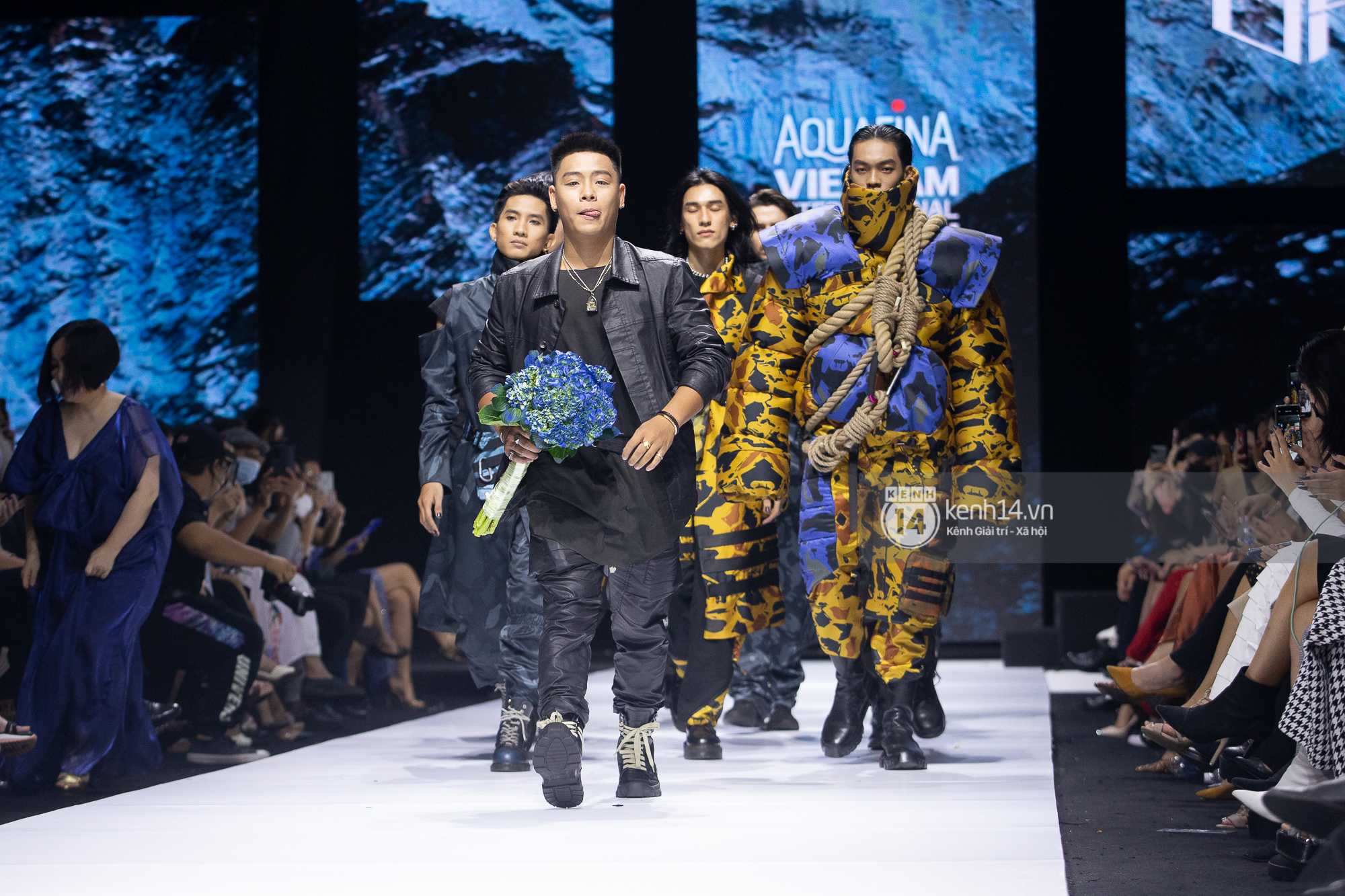 Đêm diễn thứ 3 AVIFW 2020: Ngọc Trinh, Trương Ngọc Ánh, Lynk Lee làm vedette - Ảnh 20. Đêm diễn thứ 3 AVIFW 2020: Ngọc Trinh, Trương Ngọc Ánh, Lynk Lee làm vedette - Ảnh 20.