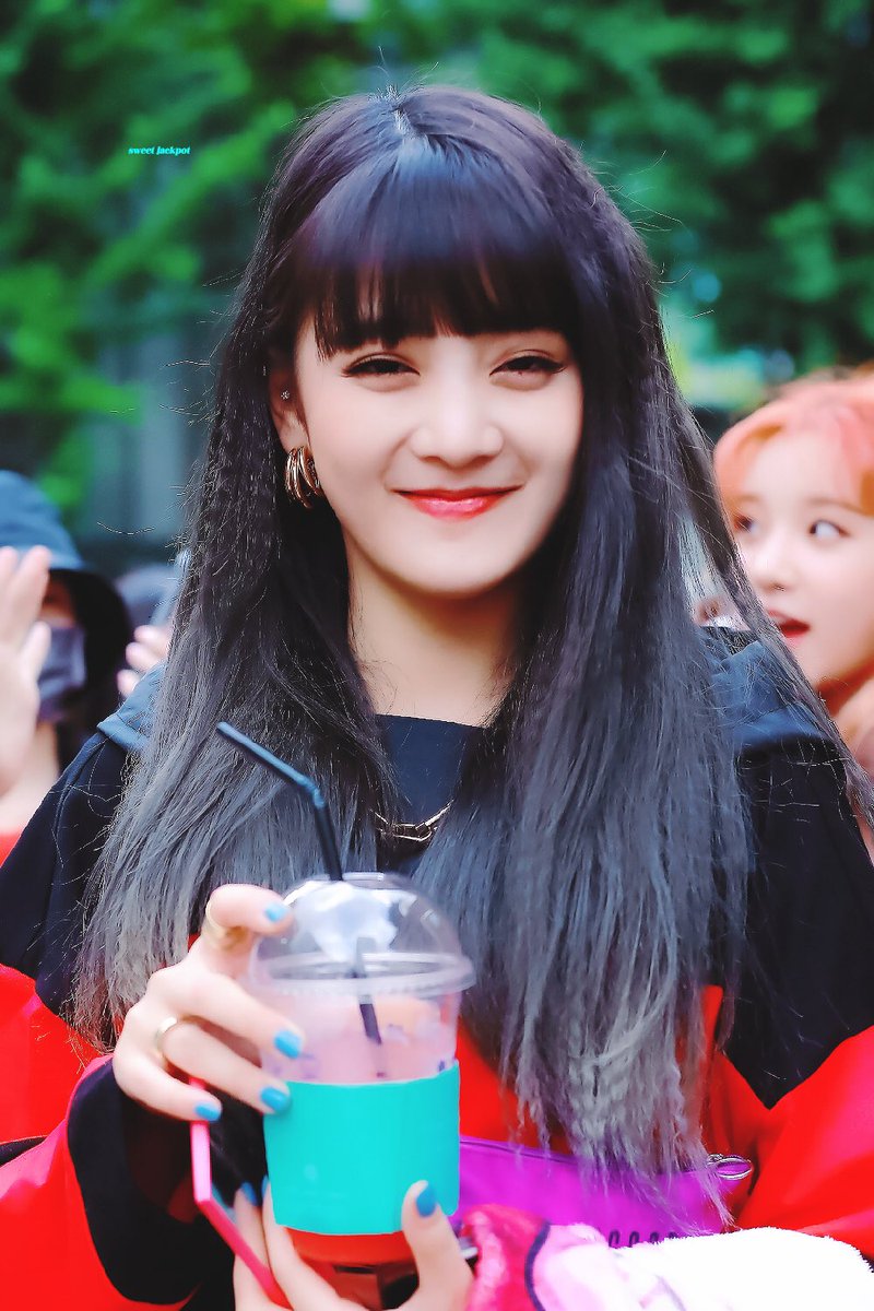 Knet kh&oacute; t&iacute;nh chọn ra top idol cười đẹp nhất Kpop: Tiffany đ&uacute;ng l&agrave; huyền thoại, Jennie (BLACKPINK) l&ecirc;n ng&ocirc;i nhờ... m&aacute; b&aacute;nh bao? - Ảnh 12.