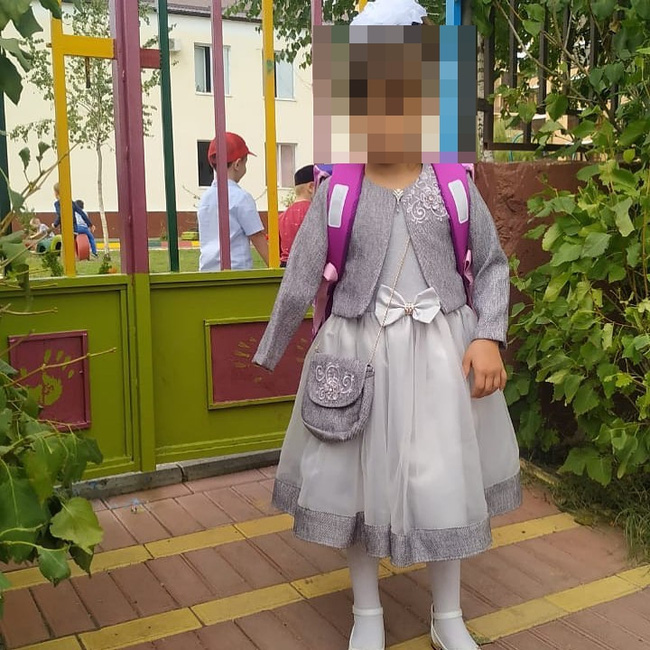 D&igrave; ruột đưa ch&aacute;u g&aacute;i đến bệnh viện kh&aacute;m bệnh, b&aacute;c sĩ th&ocirc;ng b&aacute;o phải cắt cụt tay v&agrave; gọi cảnh s&aacute;t, h&eacute; lộ ch&acirc;n tướng t&agrave;n độc - Ảnh 5.