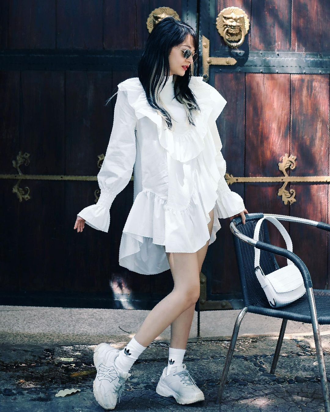 Instagram look của sao Việt tuần qua: Ngọc Trinh, Khánh Linh mix đồ bơi với giày chất chơi, riêng Lan Ngọc kín bưng dạo phố - Ảnh 15. Instagram look của sao Việt tuần qua: Ngọc Trinh, Khánh Linh mix đồ bơi với giày chất chơi, riêng Lan Ngọc kín bưng dạo phố - Ảnh 15.