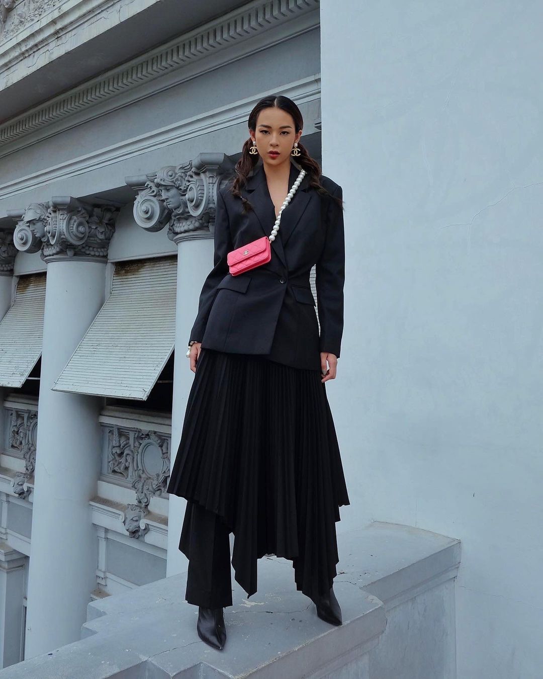 Instagram look của sao Việt tuần qua: Ngọc Trinh, Khánh Linh mix đồ bơi với giày chất chơi, riêng Lan Ngọc kín bưng dạo phố - Ảnh 11. Instagram look của sao Việt tuần qua: Ngọc Trinh, Khánh Linh mix đồ bơi với giày chất chơi, riêng Lan Ngọc kín bưng dạo phố - Ảnh 11.