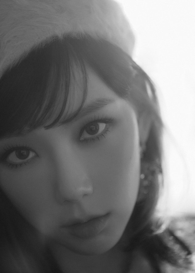 Knet khó tính phải phát cuồng vì teaser mới của Taeyeon: Tóc “giả trân” nhưng đã có nhan sắc bù lại, sống mũi “cầu trượt” đẹp muốn xỉu - Ảnh 3.