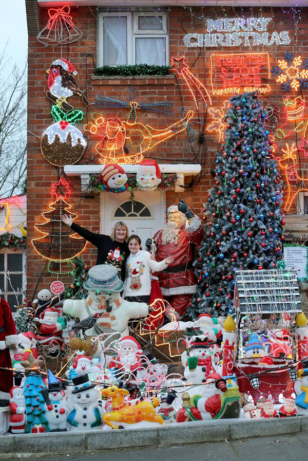 Gia đình chi 300 triệu decor Giáng sinh chỉ để... chọc tức hàng xóm, thù dai tận 20 năm - Ảnh 3.