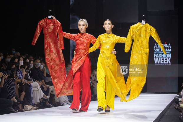 Thêm drama tại Fashion Week 2020: NTK Lý Giám Tiền bị tố nhái lại mẫu 10 năm trước của Jeremy Scott - Ảnh 3. Thêm drama tại Fashion Week 2020: NTK Lý Giám Tiền bị tố nhái lại mẫu 10 năm trước của Jeremy Scott - Ảnh 3.
