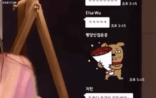 Soi hint của Hyun Bin - Son Ye Jin, thấy loạt điểm &ldquo;bất thường&rdquo;: Từ Baeksang đ&atilde; giấu nhưng qu&aacute; lộ, ch&agrave;ng c&ograve;n cầu h&ocirc;n lu&ocirc;n rồi? - Ảnh 12.