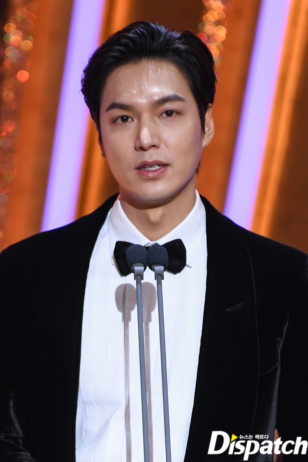 Lee Min Ho bảnh bao đi dự SBS Drama Awards 2020 nhưng lại lộ dấu hiệu lão hóa, khiến dân mạng tranh cãi dữ dội - Ảnh 4.
