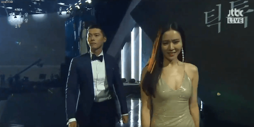 Soi hint của Hyun Bin - Son Ye Jin, thấy loạt điểm &ldquo;bất thường&rdquo;: Từ Baeksang đ&atilde; giấu nhưng qu&aacute; lộ, ch&agrave;ng c&ograve;n cầu h&ocirc;n lu&ocirc;n rồi? - Ảnh 5.