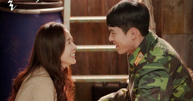 Hyun Bin - Son Ye Jin bị khui tin hẹn hò, ôn lại gấp loạt khoảnh khắc mùi mẫn ở bom tấn Crash Landing On You nào! - Ảnh 5.