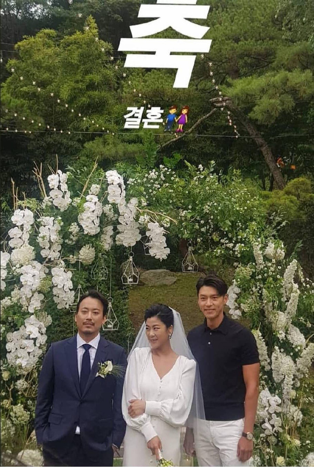 Sốt xình xịch ảnh Hyun Bin đi đám cưới: Bảnh bao chấp cam thường, cả dàn khách mời nữ biến thành hậu cung vây quanh - Ảnh 5.